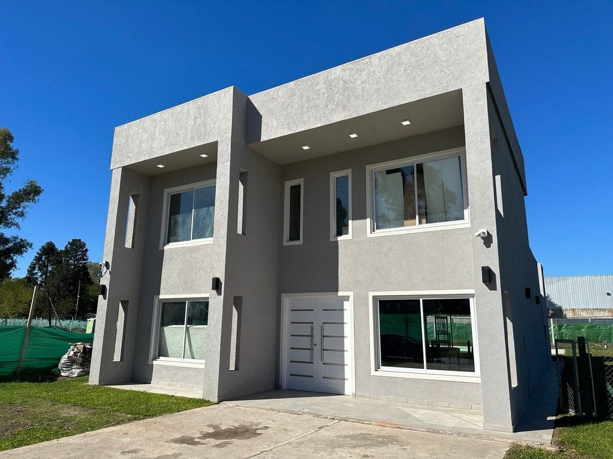 Dos plantas en construcción en seco
