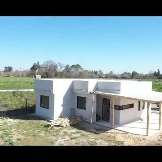 Vivienda entregada en Pilar, obra gris